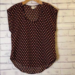 Black pattern tunic blouse